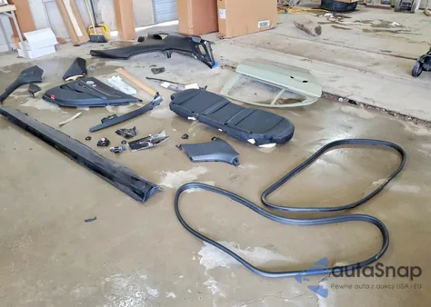 2020 Mercedes-Benz E 350 z USA, uszkodzony, nr VIN WDDZF8DB3LA738024